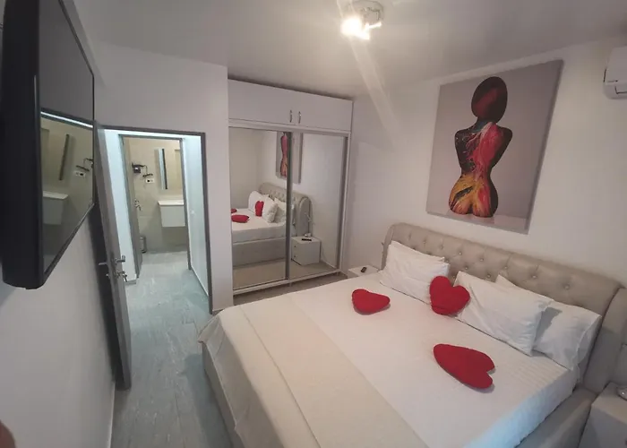 Maravali Seaview Mamaia