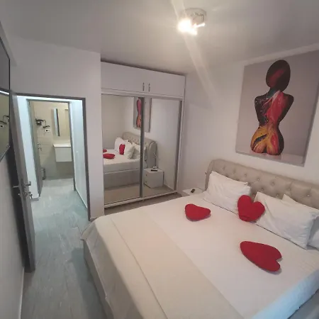 Maravali Seaview Mamaia