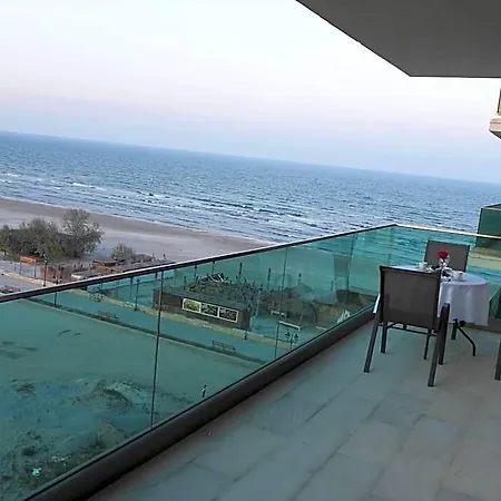 Maravali Seaview Apartment Mamaia